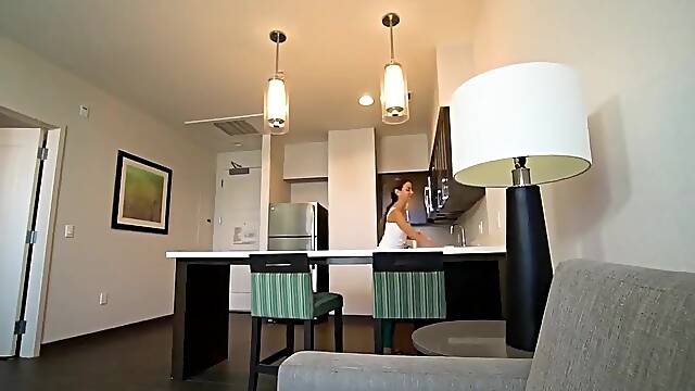 Havana Bleu Rekindling With Stepmom