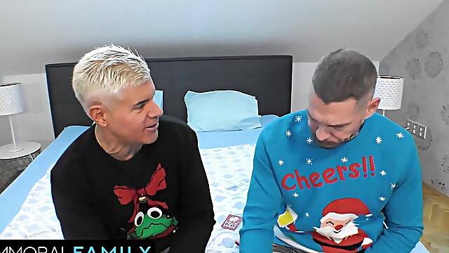 Card Games Turns Ino Taboo Anal Creampie 3Some For Squirt Machine Maddy Ebony On Christmas Eve - Vic