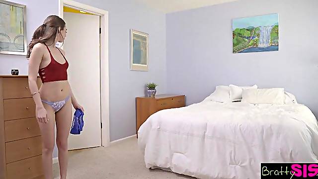 Brattysis - Banging My Step Sis Untill This Babe Squirts