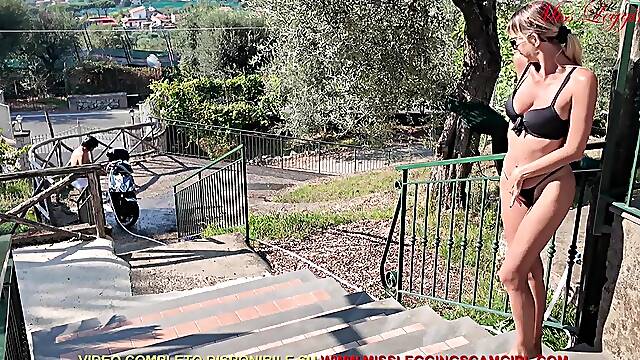 Anteprima: Scopata Rischiosa Sulla Grande Terrazza Della Casa Al Mare