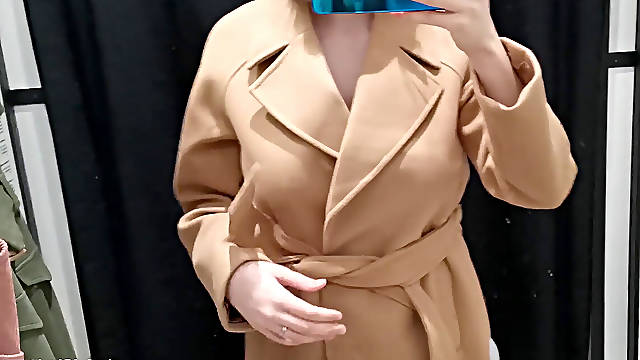 Emo, Razkazovanje Jošk V Javnosti, Obleka, V Javnosti