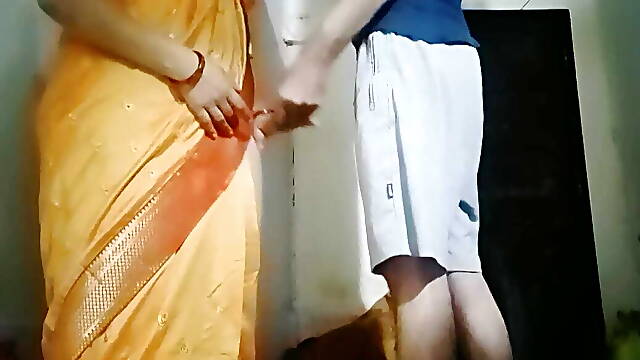 Desi Bhabhi Ke Shath Mast Chudayi