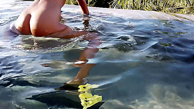 Seeing Marias Perfect Figure Is Always A Pleasure!