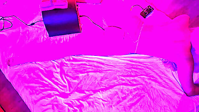 Lila And The Motor Bunny (Shaking Orgasm)