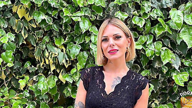 Francozinja, Casting, Tetovaže, Trojček