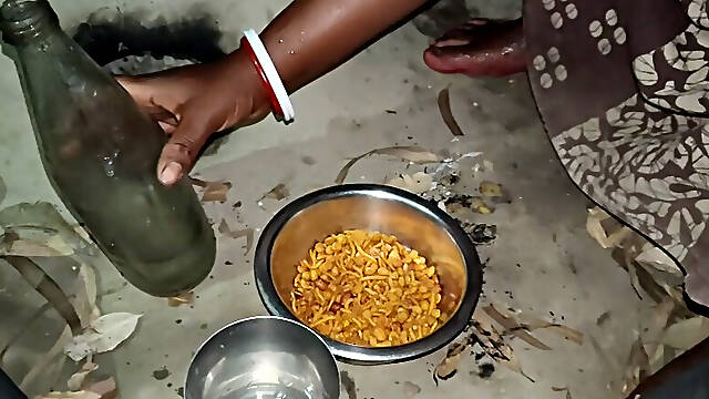 Desi Hot Bhabhi Ke Sath Daru Piya