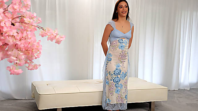 Sexy Latina Amateur Just Wanted Her Pussy Pounded Harder And Harder