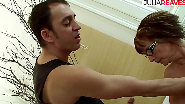 Horny Grandma Gets Pussy Stretched With Massive Strokes Of Dick