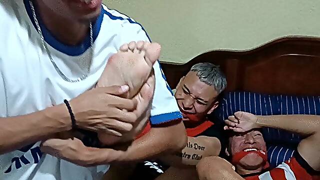 Cosquillas Despues Del Partido De Futbol