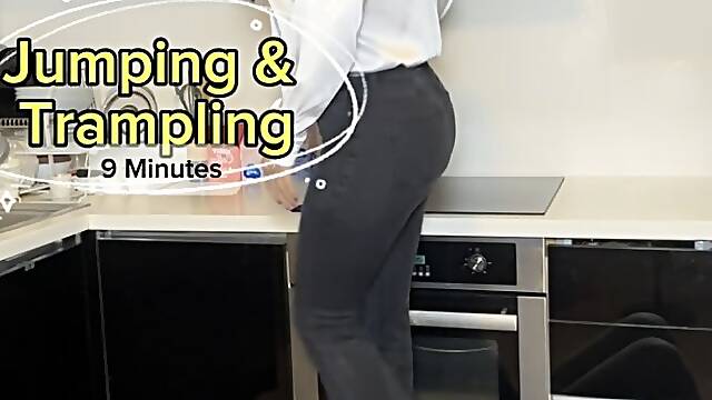 Jumping & Trampling Full Hd