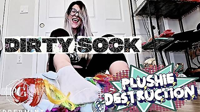 6’7 Giantess In Dirty Socks Slowly Destroys Huge Plushie To Pieces – Size 16 Destruction