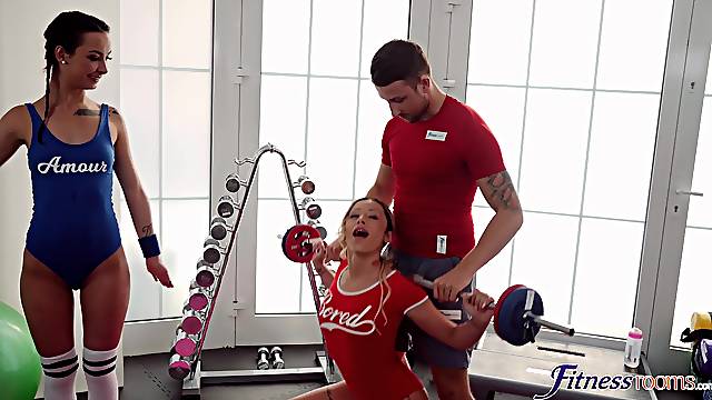 Freya Dee And Jennifer Amilton Fucked By One Dude In The Gym