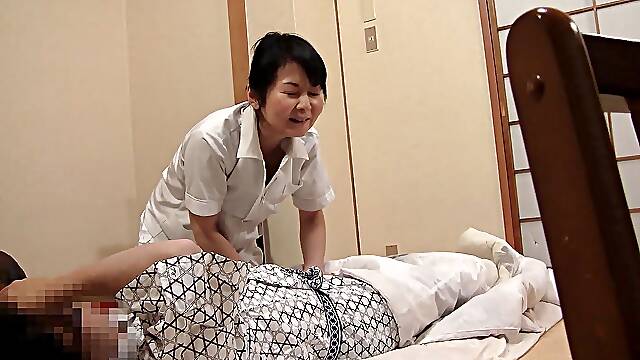 Whoa, They Let You Fuck! An Old Lady Masseuse I Called In The Countryside 5