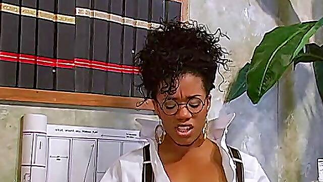 Syndee Capri Accountant