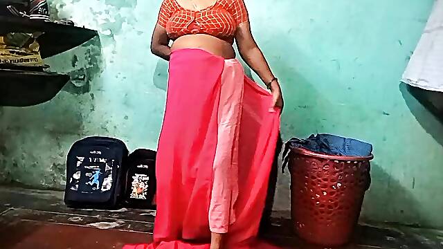 Tamil Priyanka Stepaunty Saree Changing