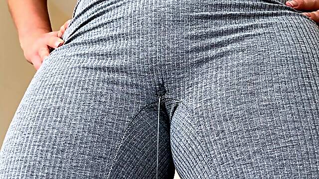 Girl Pee In Yoga Pants And Wetting Them