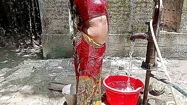 Bhabhi Took A Video While Taking A Bath