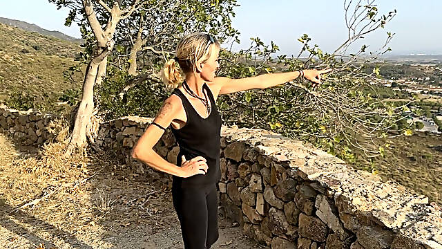 Accidental Outdoor Sex - We Cum Very Fast At The Same Time, Risky Homemade Sex