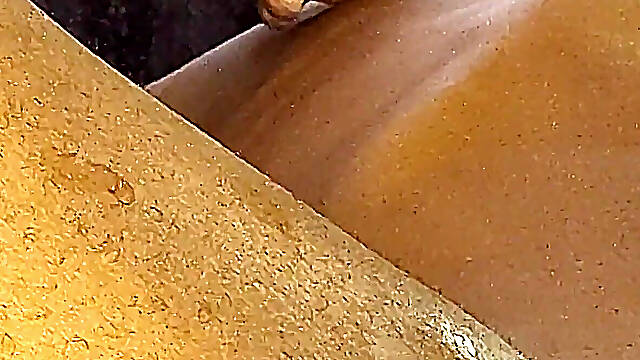 Maximum Throat Domination