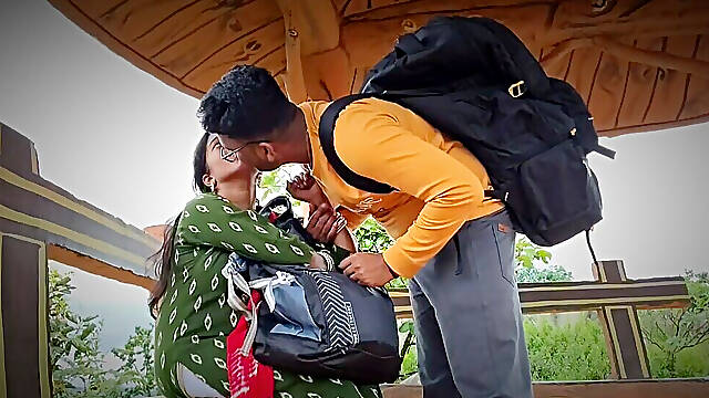 College Girl & Unknown Boy Fast Time Frendship - Tourist Places Par, Tourist Bhabhi Mili - Hot Bhabh