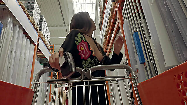 Razkazovanje Jošk V Javnosti, V Javnosti, Zunaj, Azijci