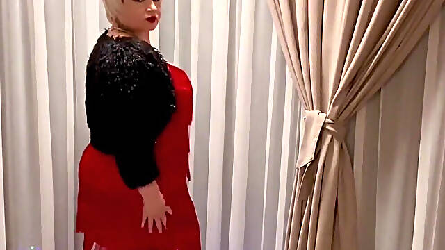 Is A Beautiful Outfit Ready For The Holiday?