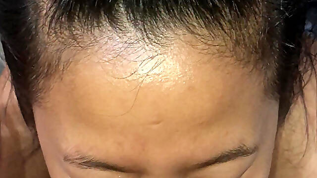 Sexy Indonesian Gets On Her Face