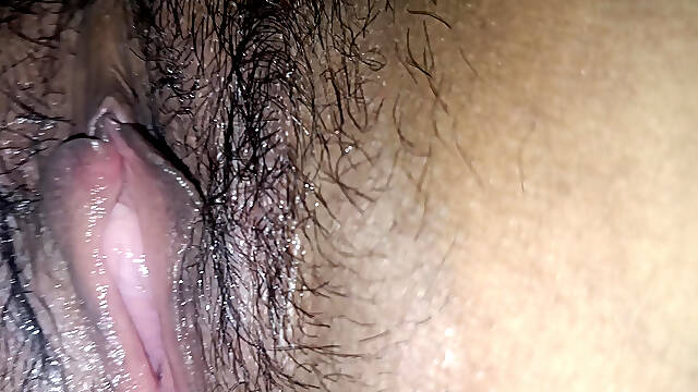 Desi, Indijka, Okrogla, Kosmate