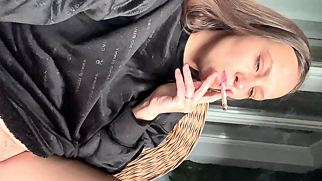 Smoking, Pissing, Mom, Fetish