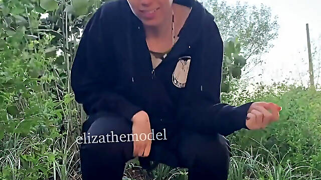 Emo, Klub, Lulanje, Zunaj