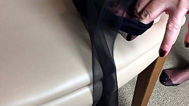 Vgq3 Aunty Sandra Getting Dressed