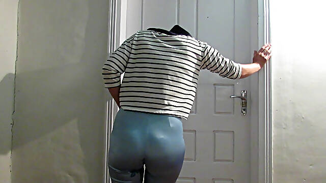 Ukrainian, Mask, Dirty Talk, Pissing