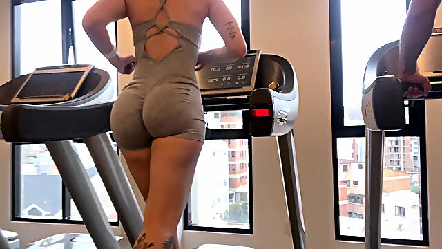 At The Gym: Fitness Girl With A Big Ass Running On The Treadmill