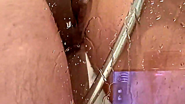 Gilf, Teta, Tuširanje, Evinja