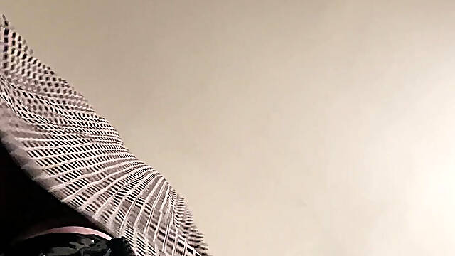 Vivienne L'amour - Giantess Swallows You Whole